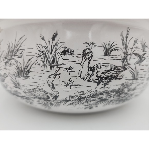 Tabletops Unlimited Pot with Lid Brass In English Toile Enameled Pattern 9"x 5" - Picture 6 of 16